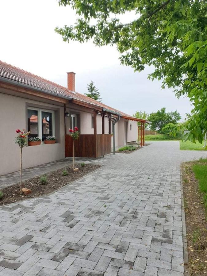 Kajari Apartmanhaz Balatonfokajar Ngoại thất bức ảnh